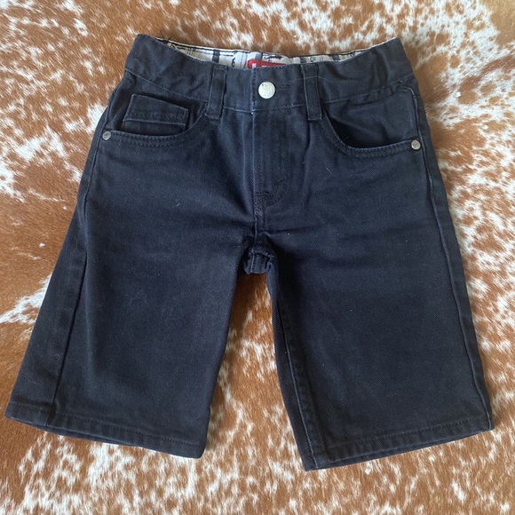 Levi’s black kids shorts - Picture 4 of 9